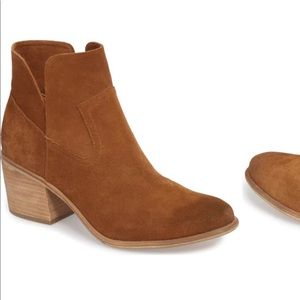 BP Brice Notched Bootie Size 8